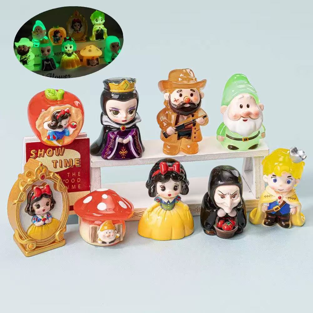 Snow white -  Match game